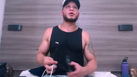Snapshot of maximiliano_stronge chatting on June 2026 09:04:01 PM Maximiliano online show from June 2026 09:04:01 PM