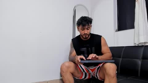 Snapshot of maximo004 chatting on November 2025 03:07:01 AM Maximo online show from November 2025 03:07:01 AM