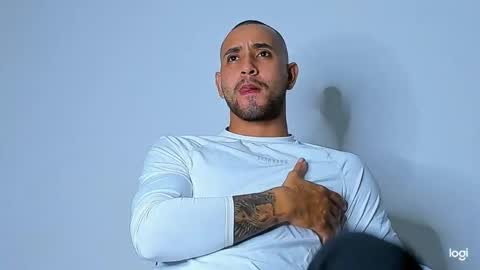 Snapshot of maximo004 chatting on February 2026 11:23:02 PM Maximo online show from February 2026 11:23:02 PM