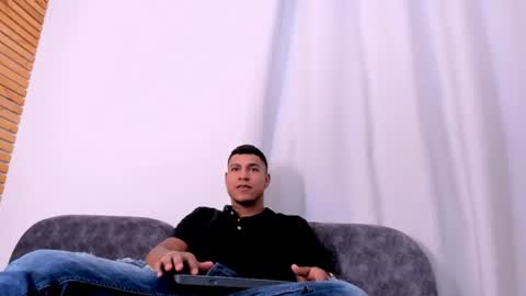 Maximo Montana online show from July 2026 09:39:02 PM