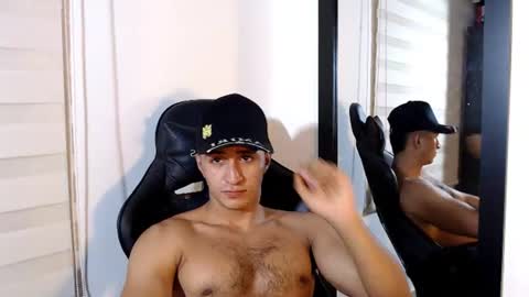 Maximo Sebastian online show from June 2026 04:32:02 AM