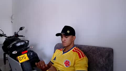 Maximo Sebastian online show from June 2026 09:46:02 PM