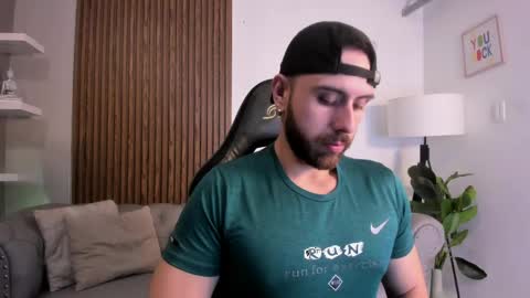 Maximo Wolf online show from May 2026 08:25:01 PM