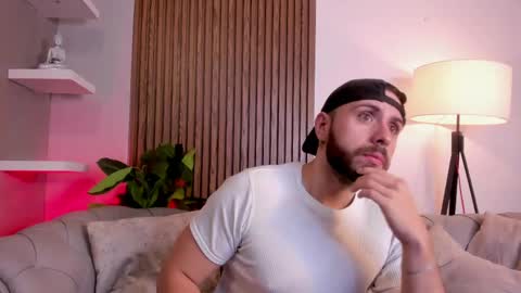 Maximo Wolf online show from May 2026 11:43:02 PM