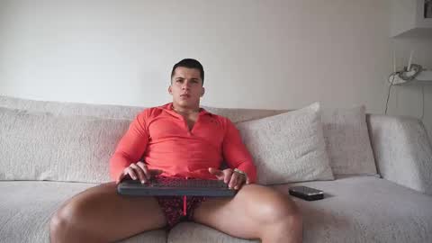 Sebastian online show from October 2025 09:13:01 PM