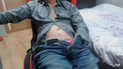 maximus3334 online show from October 2025 11:21:02 AM