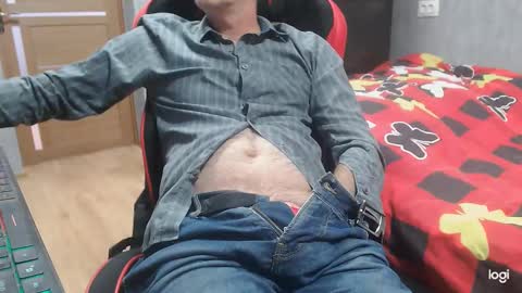 maximus3334 online show from October 2025 10:36:01 AM