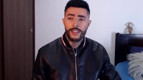 Independent Model online show from December 2024 12:28:02 AM