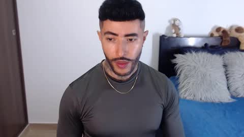 Independent Model online show from December 2024 03:42:01 AM