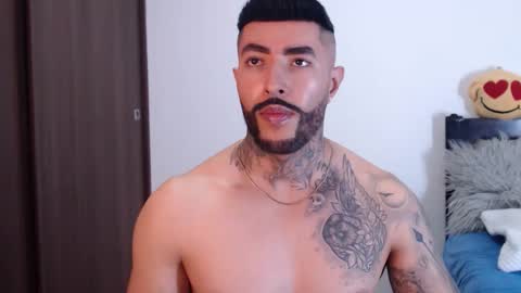 Independent Model online show from January 2025 04:52:02 AM