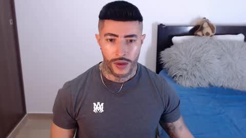 Independent Model online show from January 2025 04:33:02 AM