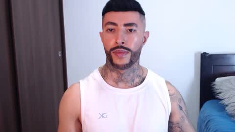 Independent Model online show from January 2025 02:15:01 AM