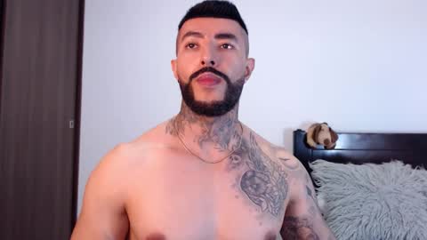 Independent Model online show from February 2025 03:42:01 AM