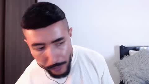 Independent Model online show from March 2025 06:35:01 AM