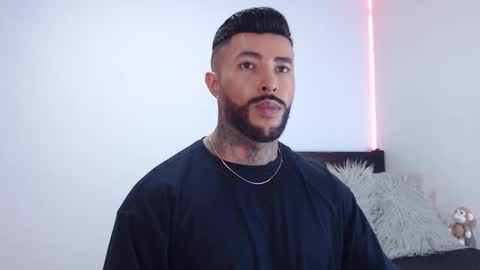 Independent Model online show from September 2025 03:23:02 AM