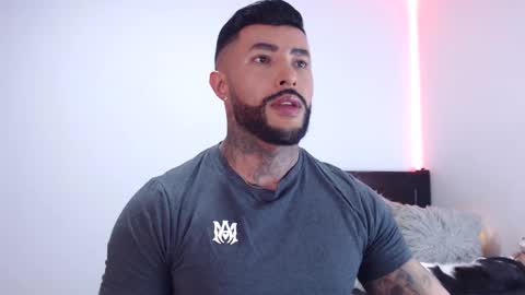 Independent Model online show from October 2025 03:27:02 AM