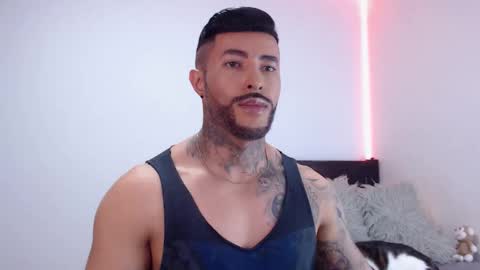 Independent Model online show from October 2025 02:48:02 AM