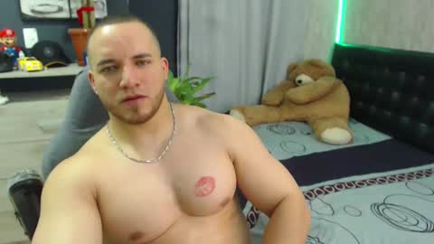 Snapshot of maximussantorini chatting on December 2024 08:40:02 AM maximus online show from December 2024 08:40:02 AM