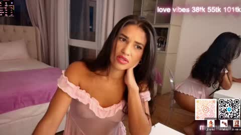 Snapshot of maxine_spencer chatting on March 2026 09:11:01 PM Maxine online show from March 2026 09:11:01 PM