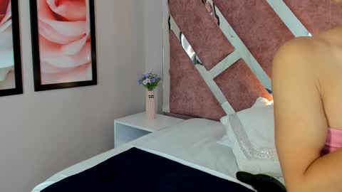 Snapshot of maxirogers chatting on November 2025 11:58:01 AM Maxi Rogers online show from November 2025 11:58:01 AM