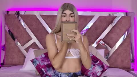 Maxi Rogers online show from May 2026 11:28:01 AM