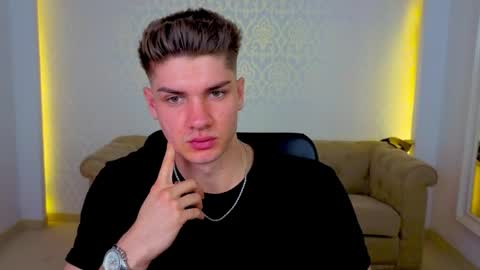 MaxKaiden online show from April 2026 11:45:02 AM