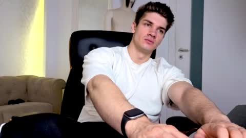 MaxKaiden online show from June 2026 04:13:02 AM