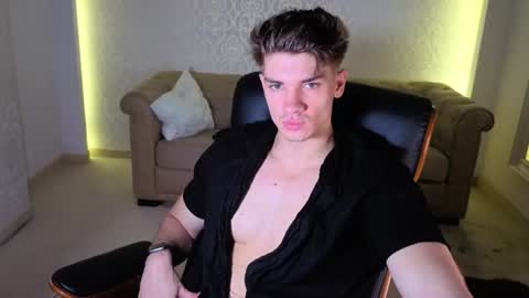 MaxKaiden online show from June 2026 04:10:01 AM
