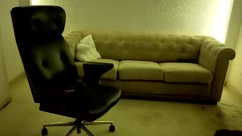 MaxKaiden online show from June 2026 03:55:01 AM