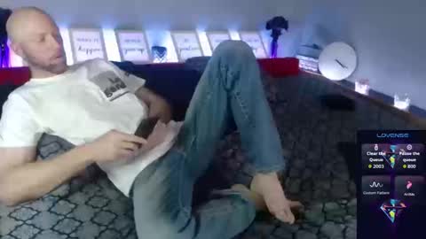 Snapshot of maxrouger chatting on September 2025 04:12:02 AM MaxRouger online show from September 2025 04:12:02 AM