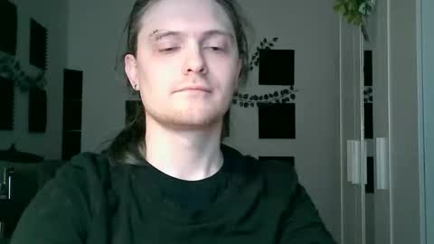 maxs_93 online show from March 2026 06:13:01 PM