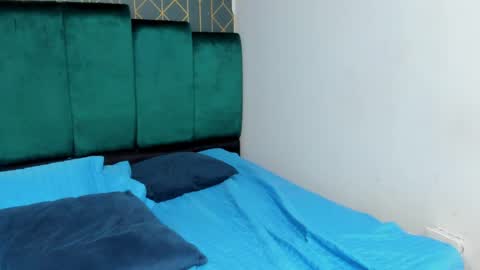 maxvolturi_ online show from April 2026 02:27:02 AM