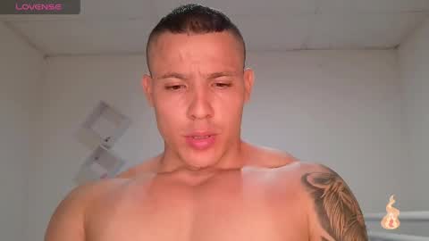 Snapshot of maxwel949813 chatting on April 2026 05:08:01 AM Max online show from April 2026 05:08:01 AM