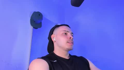 Snapshot of maxwell_dupont chatting on September 2025 10:37:01 PM MAX online show from September 2025 10:37:01 PM