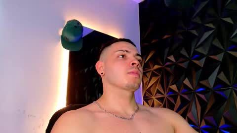 Snapshot of maxwell_dupont chatting on October 2025 10:26:02 PM MAX online show from October 2025 10:26:02 PM