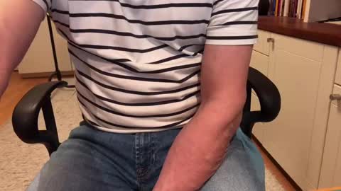 Snapshot of maxx_martin chatting on December 2024 05:09:02 AM Max online show from December 2024 05:09:02 AM