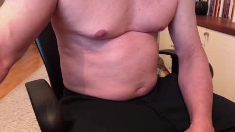 Snapshot of maxx_martin chatting on February 2025 12:28:01 PM Max online show from February 2025 12:28:01 PM