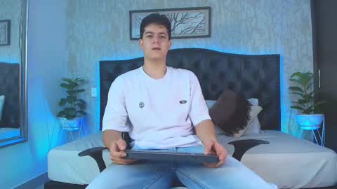 Maxxi online show from December 2025 03:45:02 AM