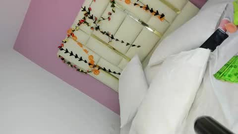 Snapshot of maxxine_vx chatting on October 2025 07:15:02 PM Valentina online show from October 2025 07:15:02 PM