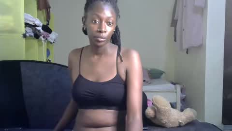 Snapshot of maxxinepetite chatting on January 2025 10:38:01 PM maxxinepetite online show from January 2025 10:38:01 PM