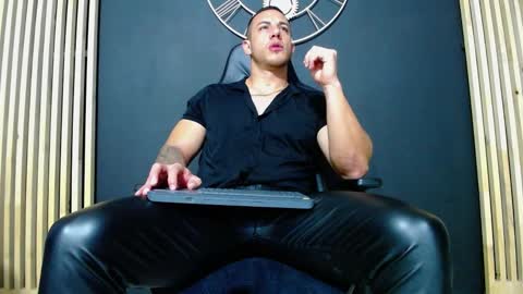 Snapshot of maxxxpowerful chatting on March 2025 02:04:02 AM maxxxpowerful online show from March 2025 02:04:02 AM