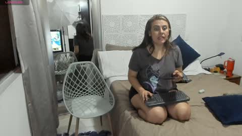 Victoria online show from December 2024 02:09:01 AM