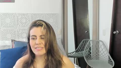 Victoria online show from February 2025 07:06:01 PM