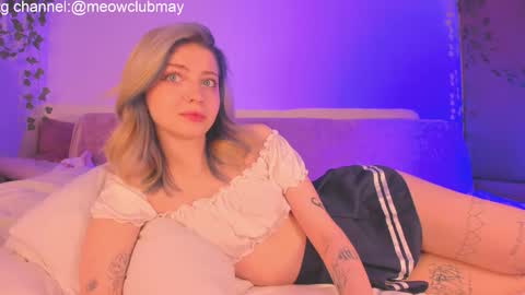 Snapshot of may_meowww chatting on October 2025 01:50:02 AM May online show from October 2025 01:50:02 AM