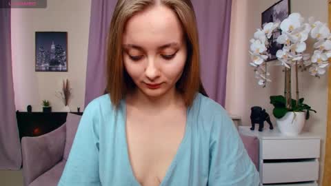 Snapshot of may_wow chatting on April 2026 09:37:01 AM Katrin online show from April 2026 09:37:01 AM