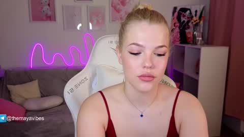 Snapshot of maya_blonde18 chatting on February 2026 03:45:02 AM Maya online show from February 2026 03:45:02 AM