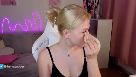 Snapshot of maya_blonde18 chatting on February 2026 03:47:02 AM Maya online show from February 2026 03:47:02 AM