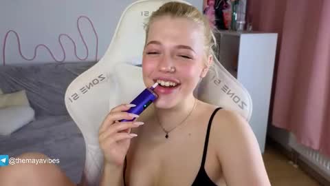 Snapshot of maya_blonde18 chatting on March 2026 05:08:02 AM Maya online show from March 2026 05:08:02 AM