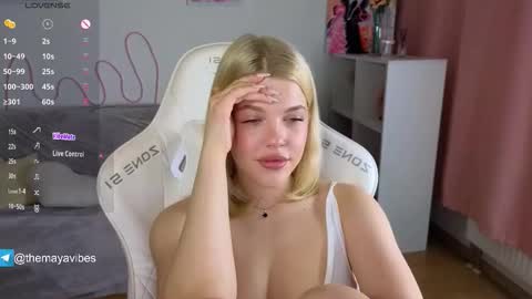 Snapshot of maya_blonde18 chatting on March 2026 03:24:01 AM Maya online show from March 2026 03:24:01 AM