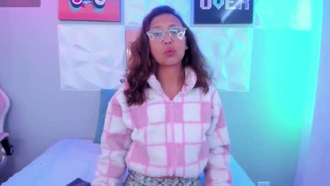 Snapshot of maya_cardona chatting on December 2025 02:33:01 PM Maya online show from December 2025 02:33:01 PM